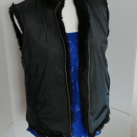 COACO New York Black Faux Fur Reversible Vest Sz S - Picture 11 of 13